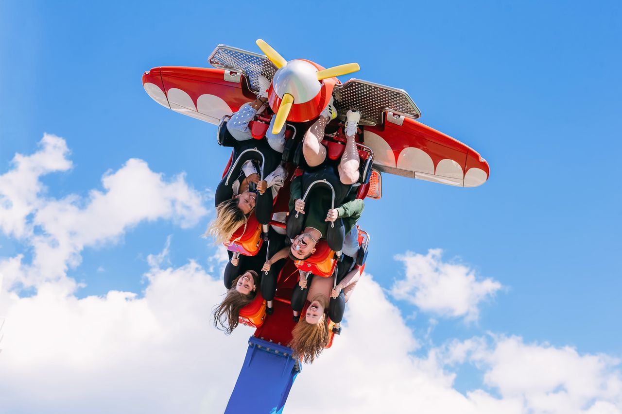 Atracciones de un parque de diversiones